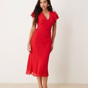 Nobody's Child Layla v neck midaxi dress with ruffle shoulders in red